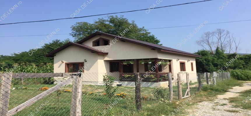 Casa La Vladesti Judetul Valcea